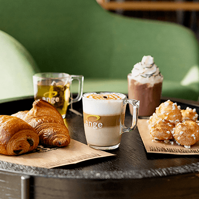 Le Petit déj à petit prix : 1 café et 1 croissant